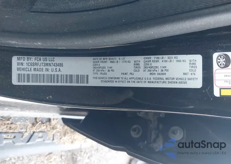 2021 Ram 1500 Laramie 4X4 5'7 Box z USA, uszkodzony, nr VIN 1C6SRFJT3MN743486